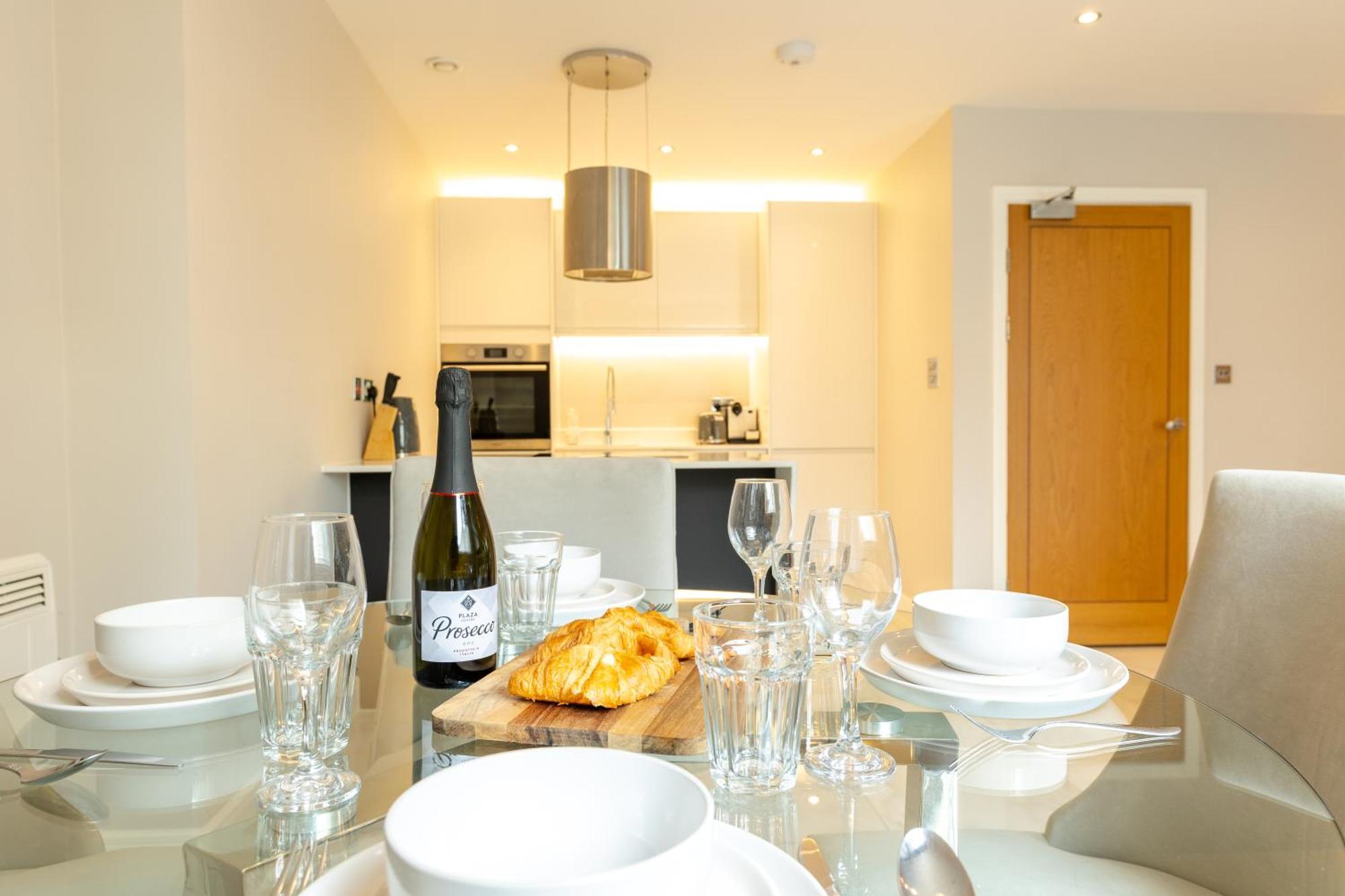 Exclusive Cardiff City Centre Apartment Екстериор снимка